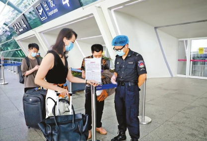 深圳日均消杀地铁列车近2000列次