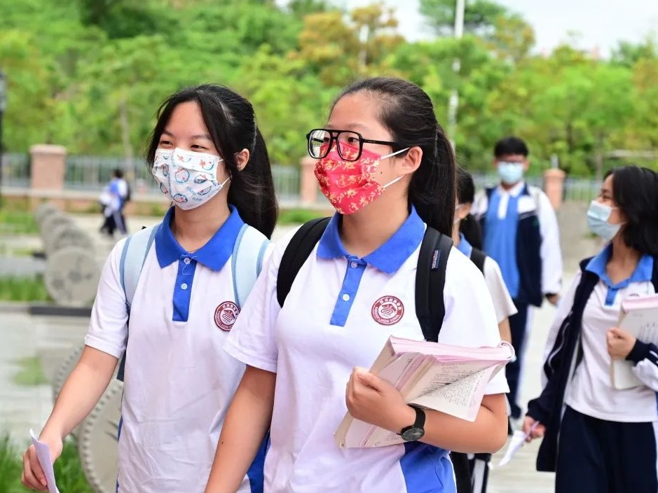 “首日送考太走心！”疫情防控中，深圳中考依然美好