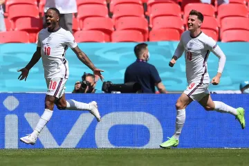 英格兰1-0复仇克罗地亚！打破首秀不胜纪录，斯特林建功