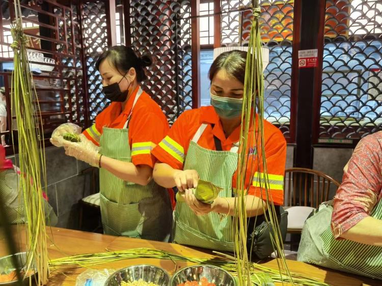文明坪山 你我同行｜ 坪山街道：粽情飘香暖人心，和平聚力送温情