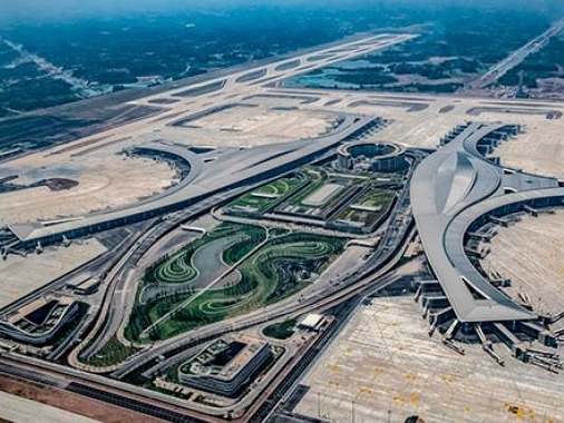 成都天府国际机场今天开航投运，一期年吞吐量6000万人次