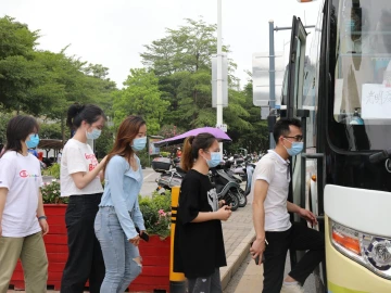 忙而不乱！光明区临时点扎实推进新冠疫苗接种工作