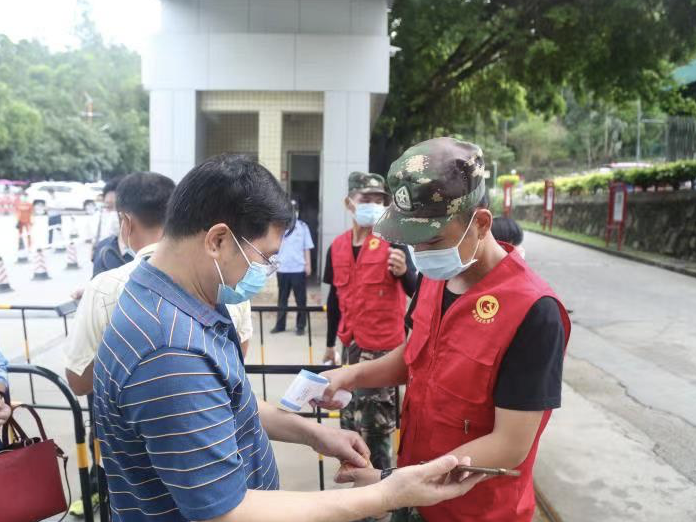 我为群众办实事 | 葵涌党员干部奋战抗疫一线
