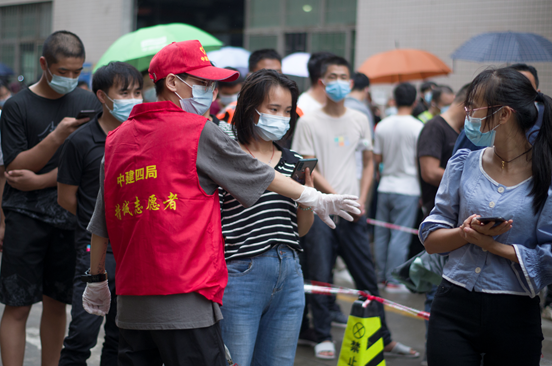 中建四局会展湾东城广场项目支援核酸检测工作