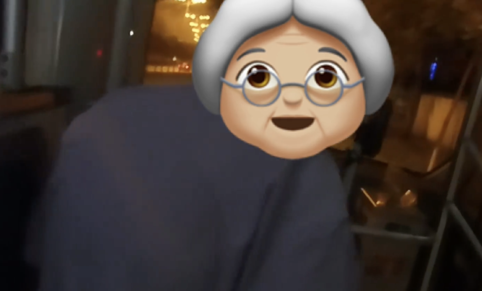 老人迷路自责：我讨厌吧！民警：不讨厌！