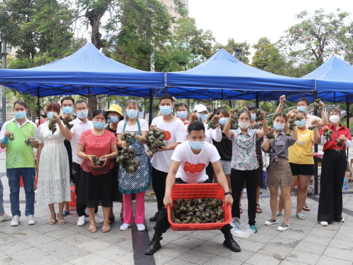 “这是我们吃过最香甜的粽子！” 5000个手工粽送到龙华防疫一线