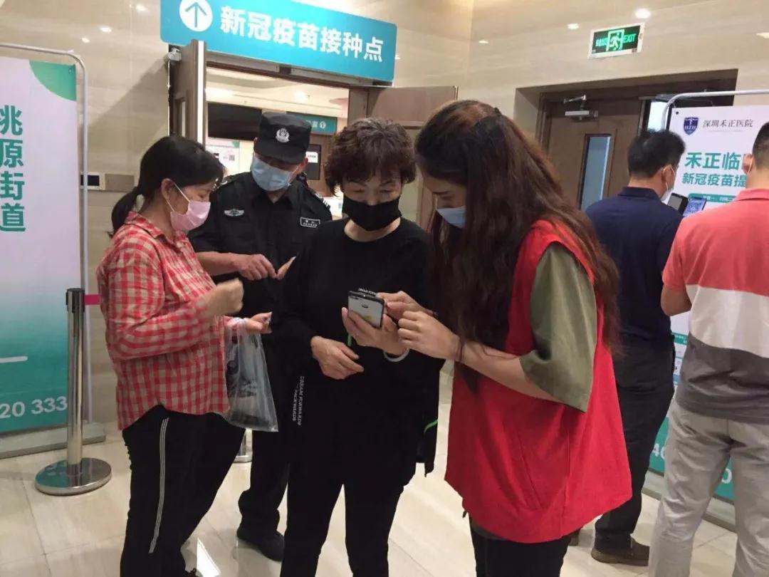 披“甲”上阵！ “志愿红”闪耀桃源街头巷尾