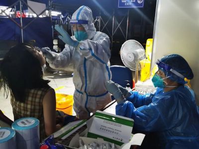 宝安区人民医院工会及妇委会为疫情防控助力送上“清凉一夏” 