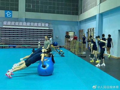 中国女排回国封闭集训备战东京奥运会，全力争取卫冕