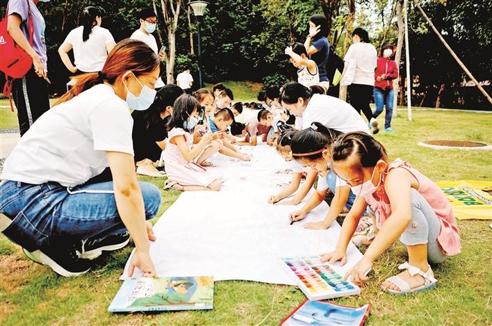 草地上的图书之约 宝图4家小型分馆阅读推广活动走进尖岗山公园