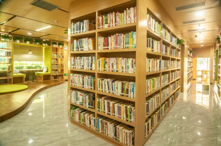 深圳首家24小时图书馆成网红打卡地！启用近一年累计接待3.5万人次