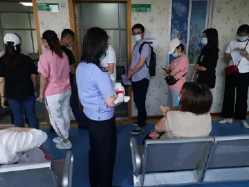 有力有序有温度 公明网格员全方位协助新冠疫苗接种工作