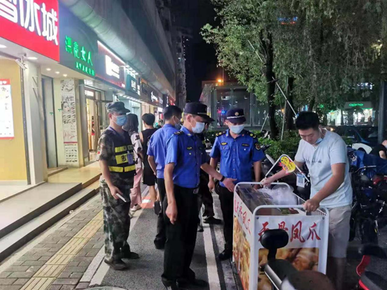 全力“加码”！布吉执法队开展夜间市容秩序专项整治行动