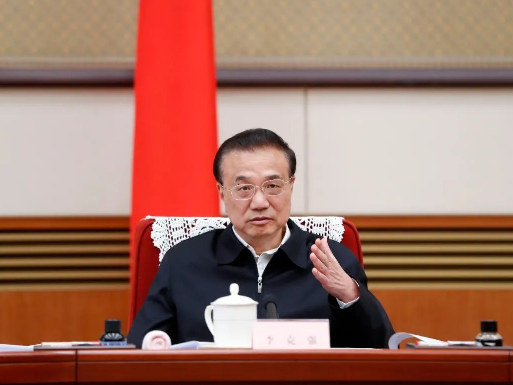 李克强：减轻群众生育、养育、教育负担，实施好三孩生育政策