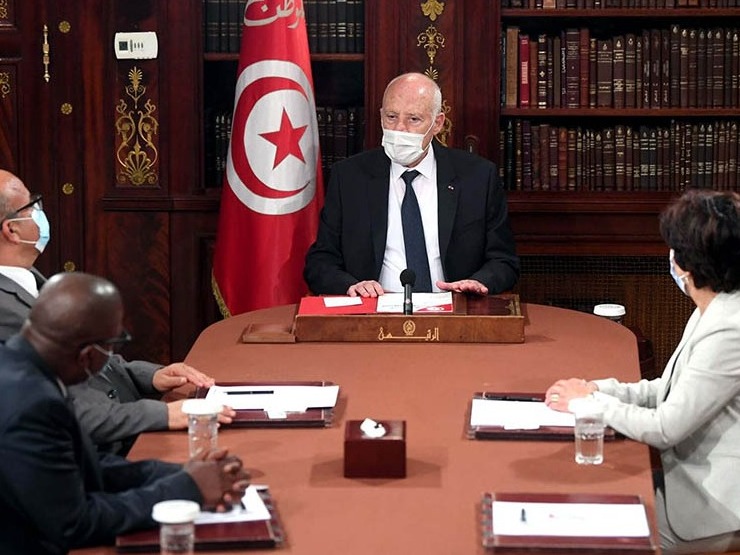 突尼斯政局动荡继续，总统解职数十名高级官员