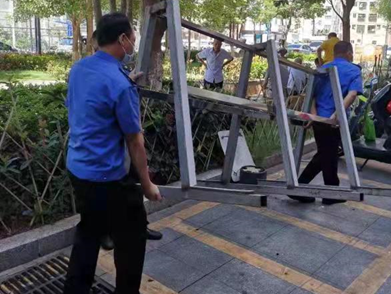 公明街道整治乱堆放 助力提升城市高颜值