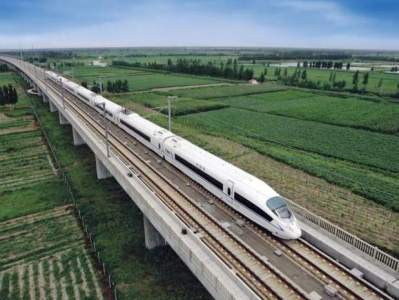 郑州铁路：受大暴雨影响的部分旅客列车逐步恢复开行