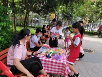 石家社区儿童跳蚤市场丰富暑期生活