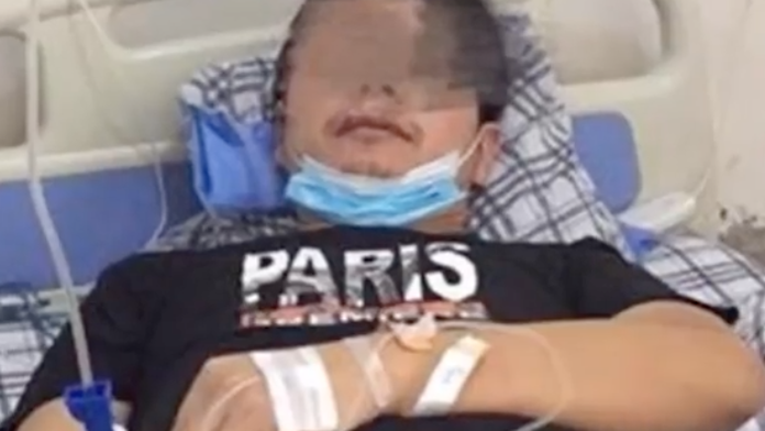 出租车司机劝阻乘客打架，被扇十耳光