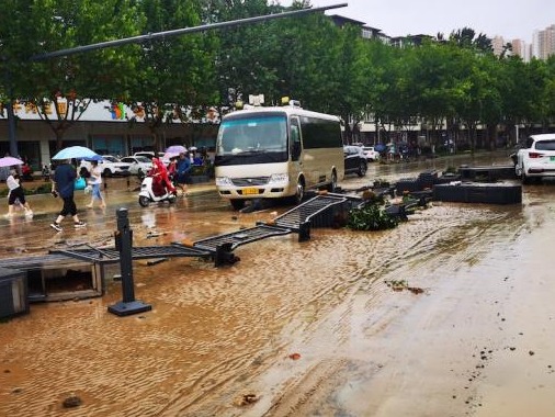 河南暴雨影响出行，各旅游平台、航司铁路启动免费退改服务