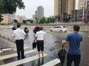 暴雨来袭！福城街道紧急排查隐患，筑牢交通安全防线