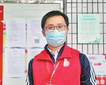 广东省优秀共产党员杨海鹏：“来到社区后，一年磨坏了6双鞋”