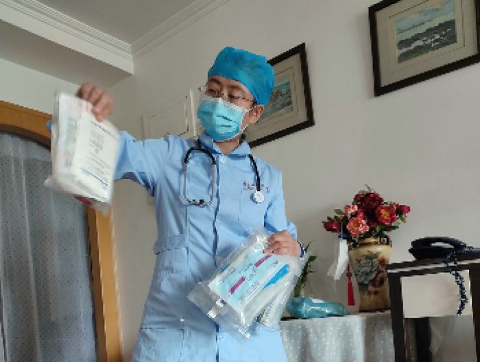 花三五百雇人陪老人去看病靠谱吗？