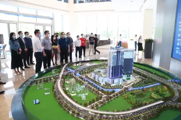 坚持党建引领促创新发展 凤凰街道到产业园区调研