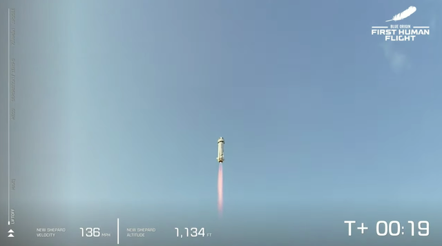 升空！世界首富贝索斯开启首次太空之旅 