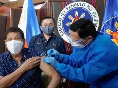 菲律宾总统杜特尔特接种第二剂中国国药疫苗