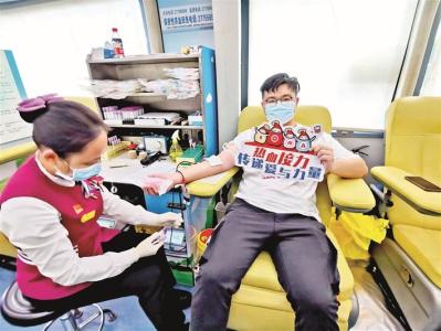 燕罗街道组织干部职工献血3万余毫升