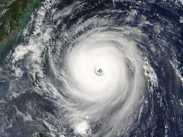 “查帕卡”明日下午或登陆珠海到茂名沿海，广东启动防风Ⅳ级应急响应