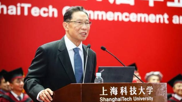 钟南山“凡尔赛发言”刷屏，团队回应了