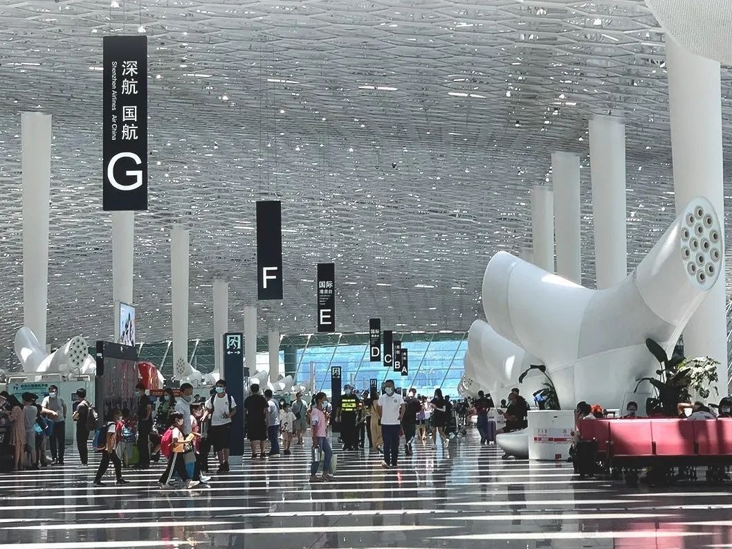 ​深圳机场“人气”迅速回温！日客流最高突破10万人次