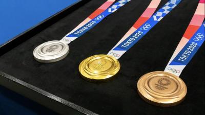 东京奥运会将采取“自助式颁奖”：获奖选手拿起奖牌自己戴 