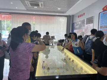 光明街道双工联动 助力志愿者晋升，禁毒反邪“资深玩家”