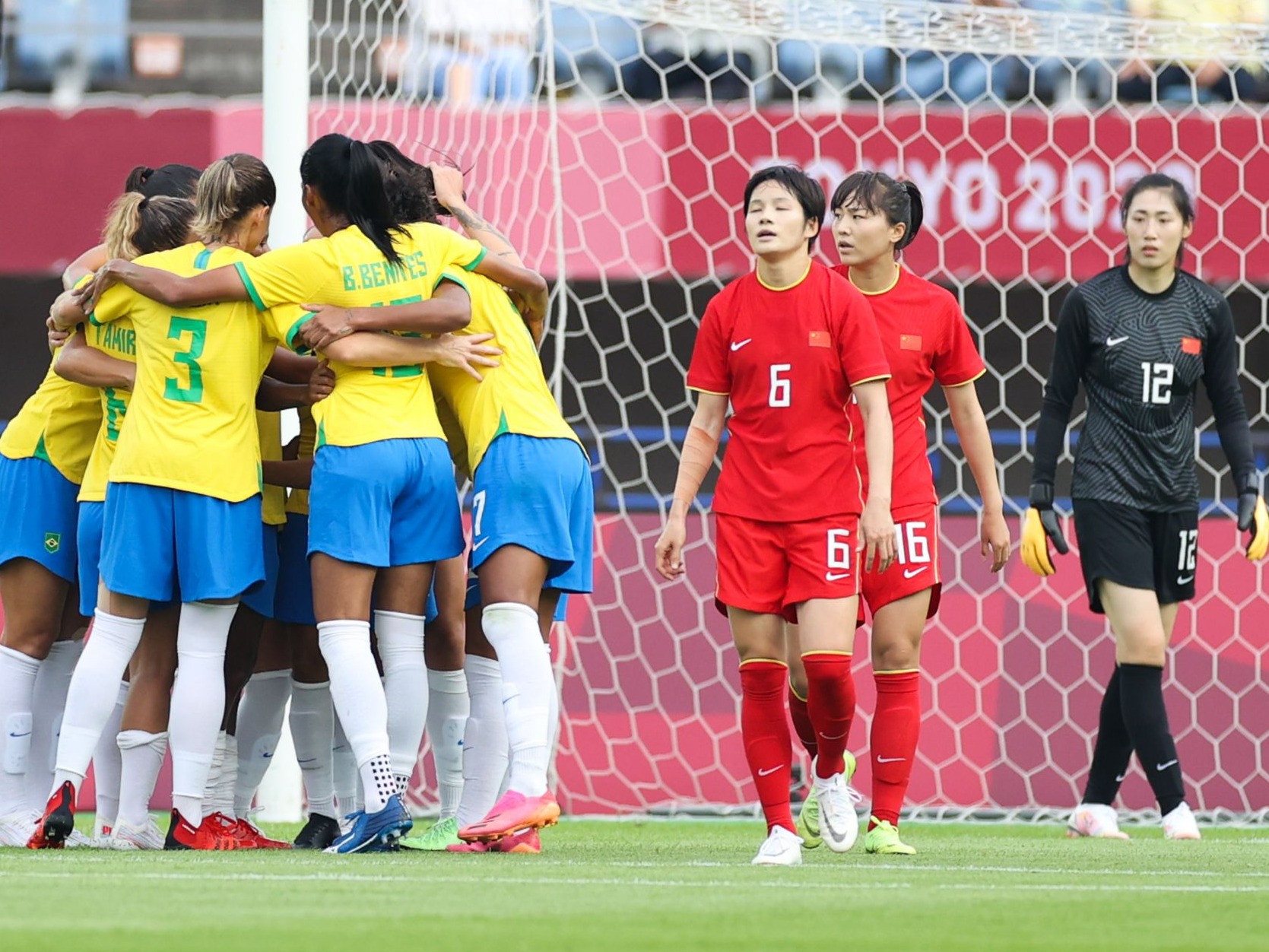 姑娘们抬起头！中国女足奥运首战0-5不敌巴西