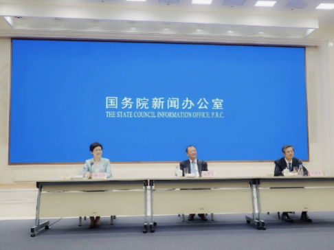 怎么看待明年中国经济的增速？两位专家做出判断
