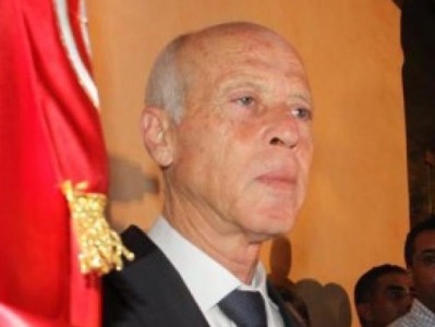 突尼斯总统赛义德宣布解除总理迈希希职务，暂停议会活动 
