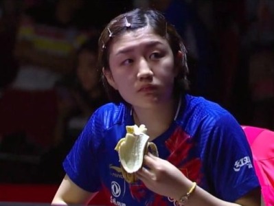 陈梦比赛休息时吃香蕉上热搜，运动员们为何偏爱香蕉？