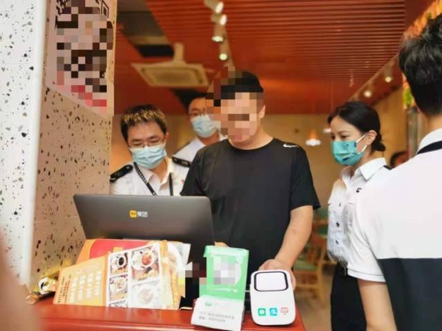打响城中村食品安全整治第一枪！福田市场监督管理局突击检查石厦村餐饮单位