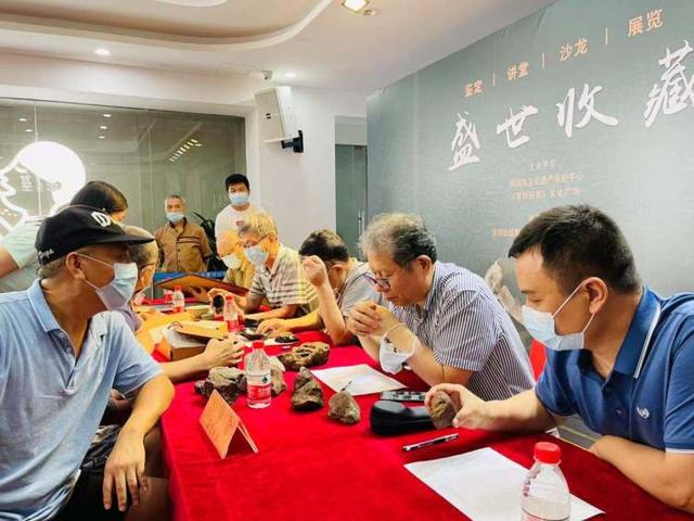 “盛世收藏”免费鉴定文物 “古玩首饰”让生活艺术起来