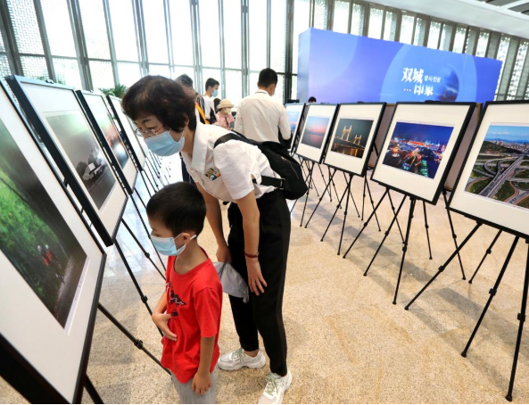 珠海市与韩国水原市缔结友好城市关系十五周年摄影展开幕