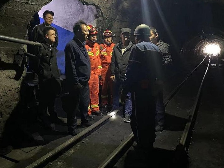 关注 | 青海柴达尔煤矿发生泥浆崩塌事故已致1人遇难，应急管理部派工作组