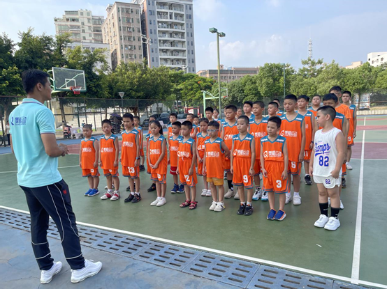 新湖街道开展青少年篮球公益培训  
