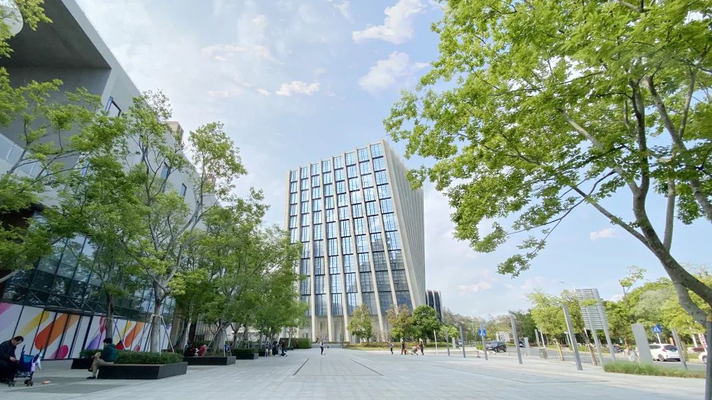 刷屏了！数十家主流媒体竞相报道，坪山图书馆入选国际大奖引瞩目