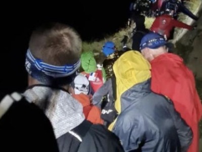 一名捷克选手意外坠落去世，环勃朗峰超级越野跑叫停赛事 
