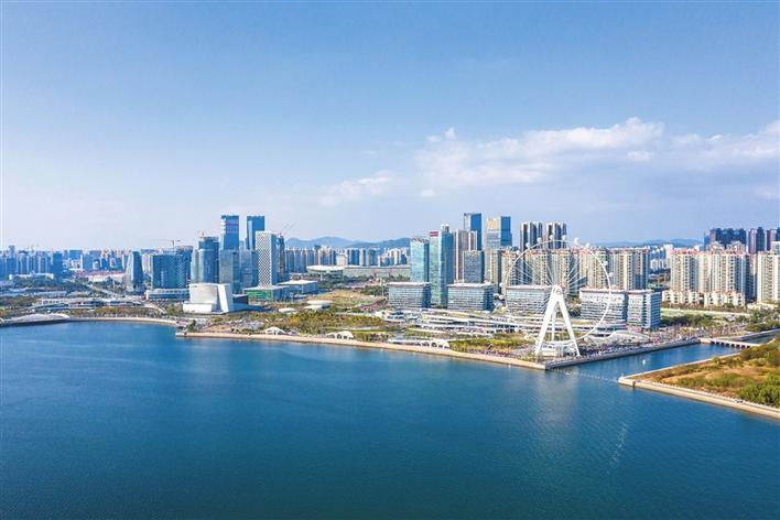 寻找产业突围新方向，找准湾区发展新方位，宝安发力建设深圳城市西部中心  