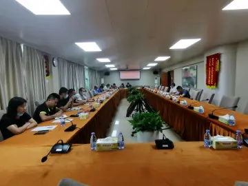 我为群众办实事|凤凰街道立行立改加快解决路面破损问题  