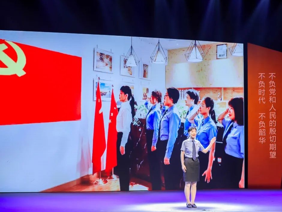一句“您的孩子”让她泪流满面